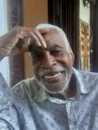 ‘A idade não pesa’, garante Haroldo Costa, ao chegar aos 95. Já as saudades...  