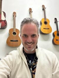 Se eu te contar o que é que pode um cavaquinho: histórias de Marijn van der Linden, o holandês que vem formando chorões em Roterdã