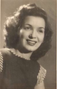 É a maior, é a maior! Os cem anos da minha, da sua, da nossa eterna favorita: E-mi-li-nha Borrrrba!!!