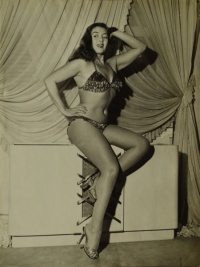 Os 75 anos do biquíni, ícone de muitos verões que nasceu destinado a um 'caliente' envolvimento com a MPB