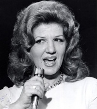 Adelaide Chiozzo, 90 anos: simpatia pra dar e vender!