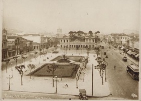 Praça Onze, presente! Apagada do mapa,  viva na história do samba